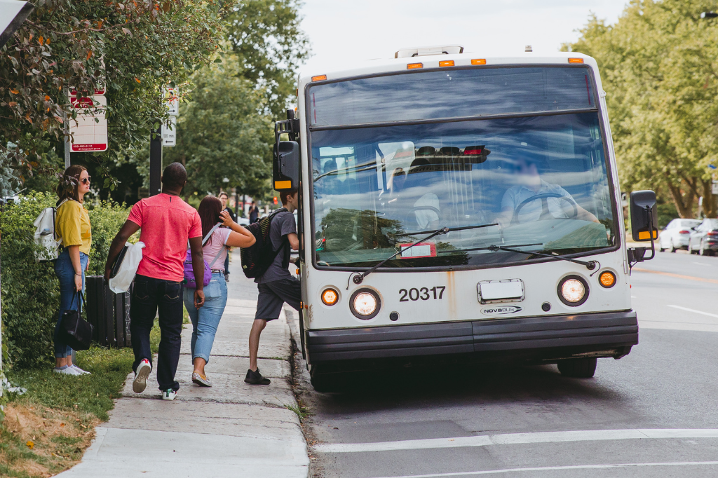 Rentrée scolaire : 12 bonnes idées pour tirer le maximum de son temps dans les transports collectifs